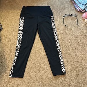 Zyia Shimmer Leopard Crop Pants Size 6-8